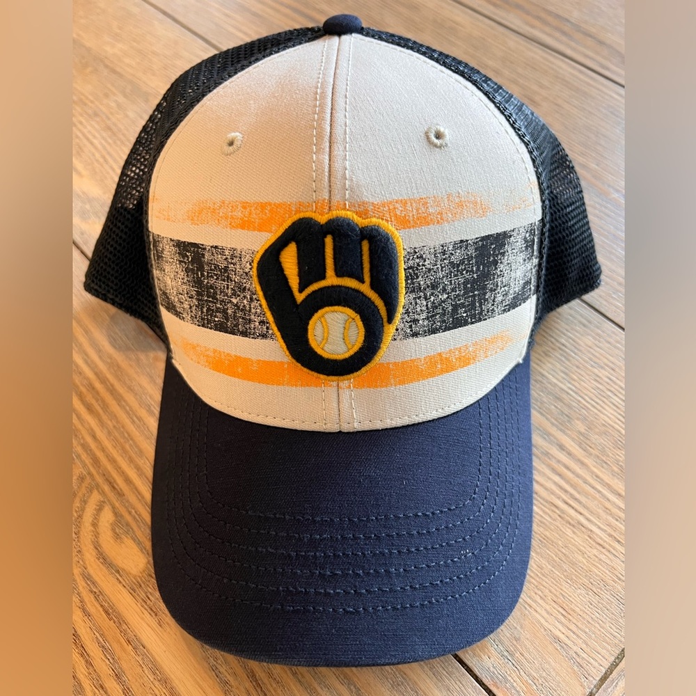 NWOT Milwaukee Brewers Baseball Trucker Hat